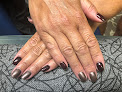 Negocio Chipped And Cracked Nail Lounge