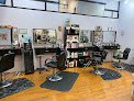 Negocio Figure Eight Salon & Boutique Store